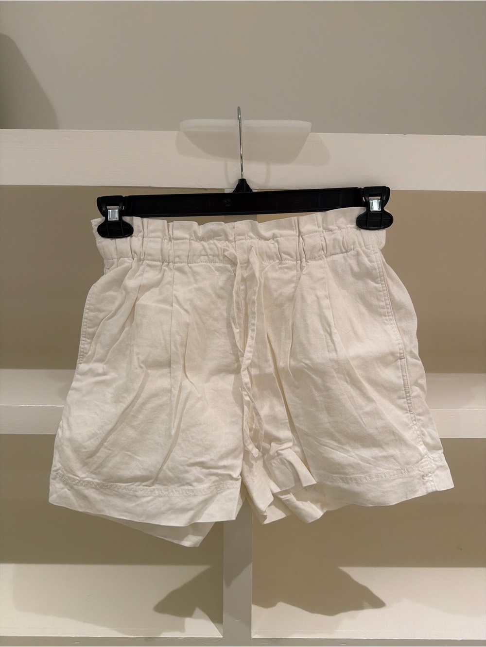 Uniqlo Linen Blend Shorts (Cream, Size Small)